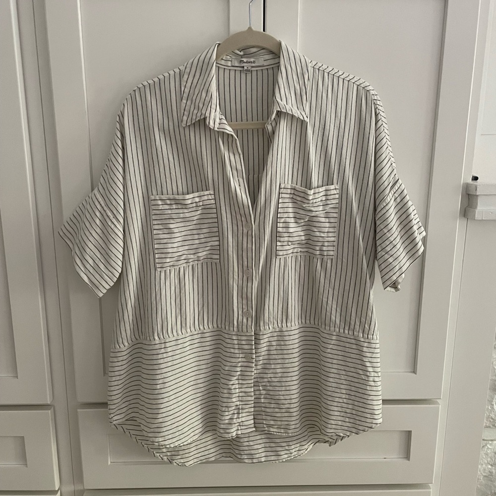 Madewell black and white stripe shirt, boxy oversized fit. Size medium.